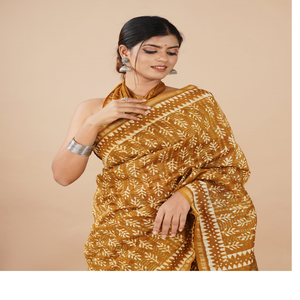 Sarees en mousseline de soie marron sur mesure sérigraphié et bloc imprimé avec des techniques tissées pour un style uni personnalisé pour une utilisation sur canapé - Product Image 1