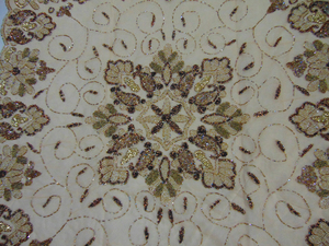 Couvertures de table de salle à manger florales scintillantes perlées brodées à la main Nappes décoratives élégantes pour les occasions spéciales - Product Image 3