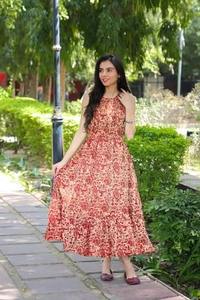 เดรสผ้าคอตตอนเนื้อนุ่มสวยงามชุดเดรสแขนกุดยาวถึงเข่าสำหรับผู้หญิงชุดเดรสปาร์ตี้อินเทรนด์ - Product Image 3