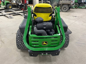 Tondeuse à gazon industrielle d'occasion John Deere, essence, 2 temps, 1200W, acier, marche à pied, disponible dès maintenant - Product Image 6