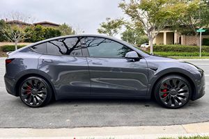 Véhicules d'occasion - Modèle Y Performance 2023 - Prêt pour une livraison rapide - Product Image 3