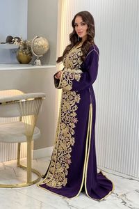 DESIGN ÉBLOUISSANT ET BEAU DU TRAVAIL DE BRODERIE ZARDOZI SUR UNE ROBE EN CAFTAN VIOLET ÉLÉGANTE AVEC POUR LA FÊTE ET LE MARIAGE = 2024 - Product Image 2