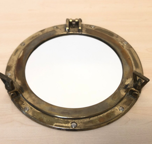 Espejo de Latón de Alta Calidad Estilo Mediados de Siglo, Espejo Náutico de Latón, Decoración de Pared Náutica Marítima - Ventana Elegante y Hermosa - Product Image 1