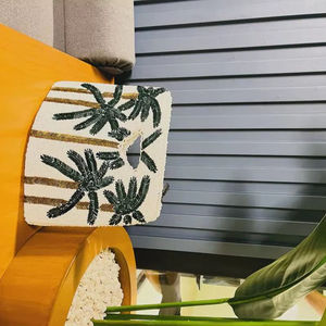 Bolso bordado con cuentas hecho a mano para mujer Bolso bordado con cuentas personalizado con diseño de cuentas de semillas - Product Image 1