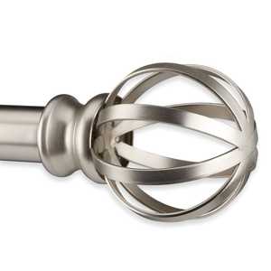 Soportes de cortina de metal montados en la pared con detalles de volutas clásicos para ventanas de sala de estar y presentación de cortinas elegante - Product Image 2