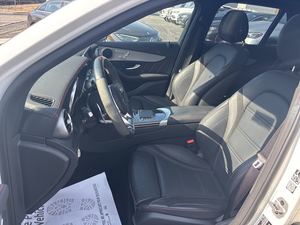 Un Mercedes-Benz GLC SUV 43 4MATIC AMG 2022 Usado en Excelentes Condiciones, Transmisión de 9 Velocidades, Motor V6 de 385 HP - Product Image 3