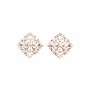Boucles d'oreilles en or massif 18 carats en forme de fleur haute sur demande DEF VS rondes et brillantes cultivées en laboratoire prêtes à être expédiées - Product Image 2