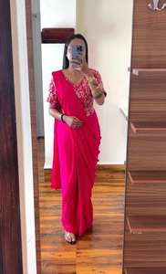 Saree en chinon lourd de vêtements de fête de créateur indien pakistanais avec broderie, chemisier Banglori cousu et ceinture - Product Image 3