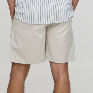 กางเกงขาสั้นผู้ชายทรงหลวมผ้าทวิลแบบยืดหยุ่น ชายผ่า ดีไซน์ลำลอง ผ้าทวิล มีซิปและกระดุม ราคาขายส่ง บริการ OEM - Product Image 6