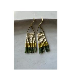 Bijoux Boucles d'oreilles pendantes en perles de résine Bijoux de mode de style fait à la main pour le printemps Produits de conception personnalisés - Product Image 5