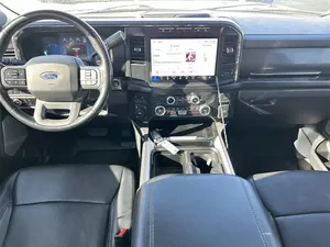 รถฟอร์ด F-250 แลเรียท ปี 2023 สภาพดีเยี่ยม มือสอง - Product Image 4