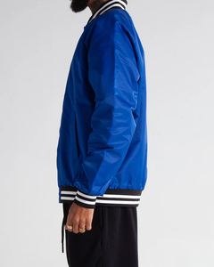 Chaqueta Varsity de Invierno para Hombre 2025, Cuello Alto, Diseño Personalizado OEM, Estilo Premium para Dueños de Boutiques y Vendedores en Línea - Product Image 3