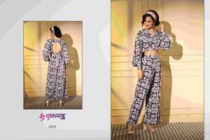 Western Wear Manches longues Col sans manches Style manchette Coupe décontractée Crêpe pour femmes Maruti Fashion Kurta/Kurti Co-ord Set - Product Image 3