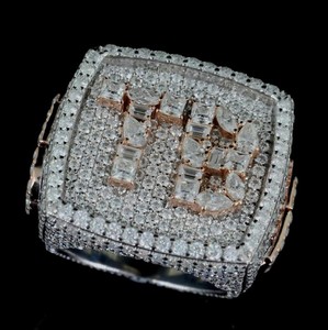 Bague unisexe en argent sterling 925 plaqué rhodium, sertie de diamants moissanite VVS personnalisés, avec un pavé étincelant, de luxe. - Product Image 1