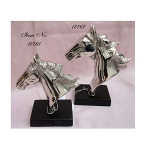 Escultura de caballo de aluminio plateado de estilo moderno para el hogar y la Oficina sujetalibros y decoración de mesa DISEÑO DE Metal duradero - Product Image 1