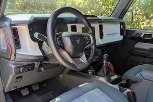 Bronco Heritage Edition 2023, Transmisión Manual de 7 Velocidades, Motor EcoBoost de 4 Cilindros, Color Gris Cactus, Sin Modificaciones - Product Image 4