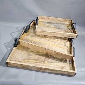 Plateau de service élégant en résine avec miroir, garniture dorée, motif personnalisé allant au micro-ondes pour l'organisation de vanités et de cocktails - Product Image 2