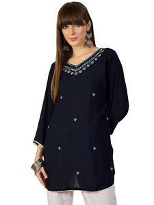 ชุดลำลองคุณภาพดีเยี่ยม เสื้อคุर्ติสั้น พร้อมลายปักสุดพิเศษ ดีไซน์ทันสมัยสำหรับผู้หญิง เหมาะสำหรับใส่ในชีวิตประจำวัน มีจำหน่ายแล้ว - Product Image 5