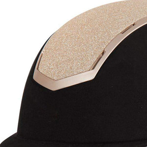 Casco de equitación con sistema de correas ajustables para un ajuste seguro y uso estable durante actividades de equitación - Product Image 4