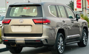 Toyota LandCruiser GXR 4.0L Essence Berline 8 Cylindres 6 Vitesses Automatique Cuir Foncé Conduite à Gauche/Droite Occasion - Product Image 4