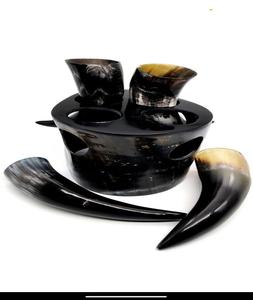 Ensemble de décoration élégant en corne de buffle Sculptures en corne polie pour les intérieurs de la maison - Product Image 1