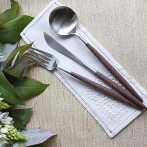 Juego de Cubiertos de Acero Inoxidable Estilo Japonés, Aptos para Lavavajillas, con Mangos de Madera, Soporte OEM - Product Image 1