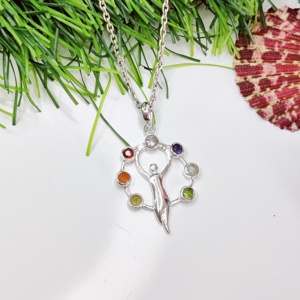 Pendentif 7 Chakra Goddess Bijoux de mode en argent sterling léger avec breloques faites à la main en Inde - Product Image 3