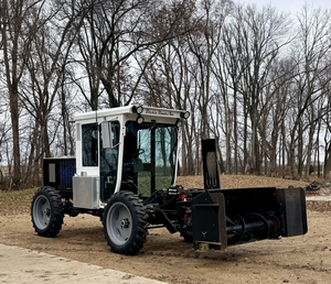 LISTO PARA CONDUCIR - USADO, VOLANTE A LA IZQUIERDA |   Volante a la derecha |   Soplador de Nieve 4x4 CUSTOMMSS 327-POWEREDDSS - Product Image 1