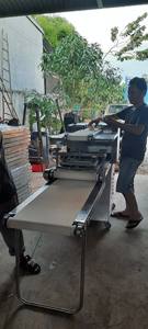 Garantie 1 an, machine à façonner la pâte à 3 convoyeurs, boulangerie vietnamienne, moteur électrique 750W, 220V/380W, 1750x500x1050 (DxRxC) - Product Image 2