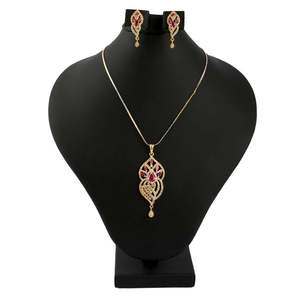 Kundan Jewellery <b>Locket</b> Set - Red & Golden - Product Image 1