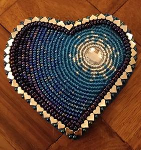 Llavero y Amuleto Bordado con Cuentas de Mariposa Multicolor, Elegante y Moderno, Hecho a Mano con Alta Calidad - Product Image 2