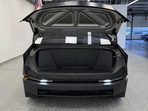รถซีดานไฟฟ้า2024 Tesla cybertruck AWD จัดส่งฟรีกล่องเกียร์อัตโนมัติไฟภายในเป็นหนัง114ไมล์ R18ซ้ายลิเธียม100กม.