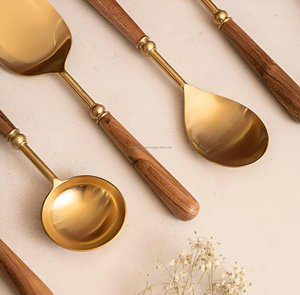 Ustensiles de service en acier inoxydable et en bois-Ensemble de 6 pièces de qualité supérieure Fine Dining Essentials - Product Image 4