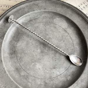 Cuchara de barra de metal de diseño elegante para hogares modernos que proporciona un aspecto elegante junto con una alta funcionalidad para mezclar bebidas - Product Image 4