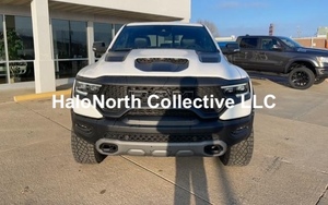 2018 Dodge Ram 1500 TRX pickup เกียร์ธรรมดาอัตโนมัติเบาะหนังภายในสีเข้มระยะทางต่ำรถมือสอง - Product Image 2