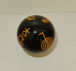 La última piedra preciosa natural Ágata negra Sánscrito Grabado Esfera Ágata Bolas Venta al por mayor Comprar en línea de Amayra Crystals Exports India - Product Image 5