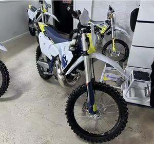 NUEVO 2024 Husqvarna 300 TX Off Road Motocicletas - Product Image 3