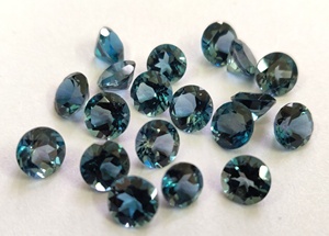Topacio azul Londres natural Corte redondo 1,75mm Facetado-Topacio azul Londres suelto Redondo - Product Image 2