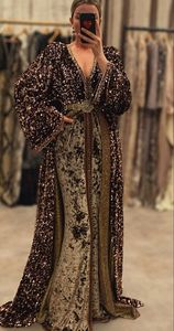 Robe de soirée NEW--STUNNING sur tissu velours et belle séquence COLORFUL--CAFTAN @ 2023 - Product Image 2