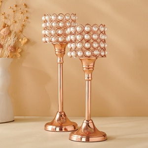 Bougeoir en cristal AK en laiton de nouveau design avec bâton de bougie en cristal fini or rose en aluminium - Product Image 1