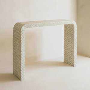 Table d'appoint de console MOP charmante, meubles en nacre, incrustation de coquillages méticuleusement réalisée, tabouret sophistiqué pour l'intérieur - Product Image 1