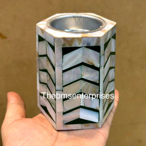 Quemador de incienso Bakhoor Oud con incrustaciones de nácar Hexagonal de tendencia Uso religioso árabe Hecho de resina y material MOP - Product Image 3