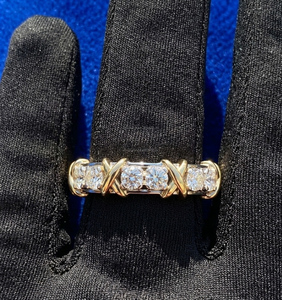 แหวนแต่งงาน Eternity X Ring สองสีทอง ประดับเพชร 16 เม็ด แหวน X แบบไขว้ ของขวัญเครื่องประดับเจ้าสาวสุดหรูแบบมินิมอล - Product Image 1