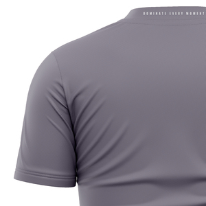 เสื้อยืดแขนสั้นสีเทาสำหรับผู้ชาย ZOOM TRADING พิมพ์ลายโลโก้ด้านหน้า ทรงปกติ สวมใส่สบาย เป็นมิตรกับสิ่งแวดล้อม ป้องกันรังสียูวี ระบายอากาศได้ดี ผลิตจากโพลีเอสเตอร์ 100% - Product Image 4
