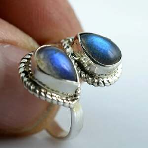 Bague artisanale en argent sterling 925 avec pierre de labradorite taille poire, bijou bohème pierre de naissance de novembre, cadeau d'anniversaire parfait pour elle - Product Image 5