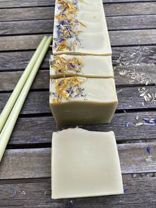 สบู่ขัดผิวเมล็ดตะไคร้หอมทำจากธรรมชาติ100กรัมสินค้าตราร้านขายส่ง - Product Image 3