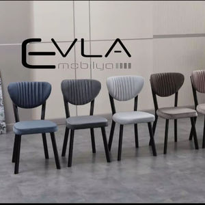 Silla de comedor de metal con patas de metal pintadas Tapicería de tela suave, ideal para comedor y cocina Lugares de ahorro hechos en Turquía - Product Image 1