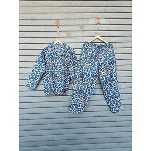 Ensemble de pyjama en jersey de coton imprimé pour femmes, vêtements de maison ODM, logo personnalisé, taille élastique, fermeture à boutons, grande taille, respirant, manches longues - Product Image 1