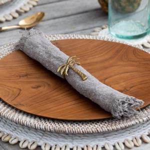 Ronds de serviette en laiton de qualité supérieure avec un superbe fini mat alliant fonctionnalité et élégance pour des accents de table parfaits - Product Image 2