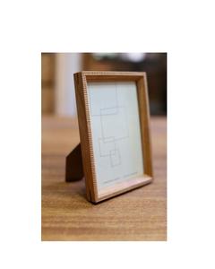 Marco de fotos de madera duradero que garantiza un soporte seguro para fotografías preciosas, solución de exhibición confiable. - Product Image 4